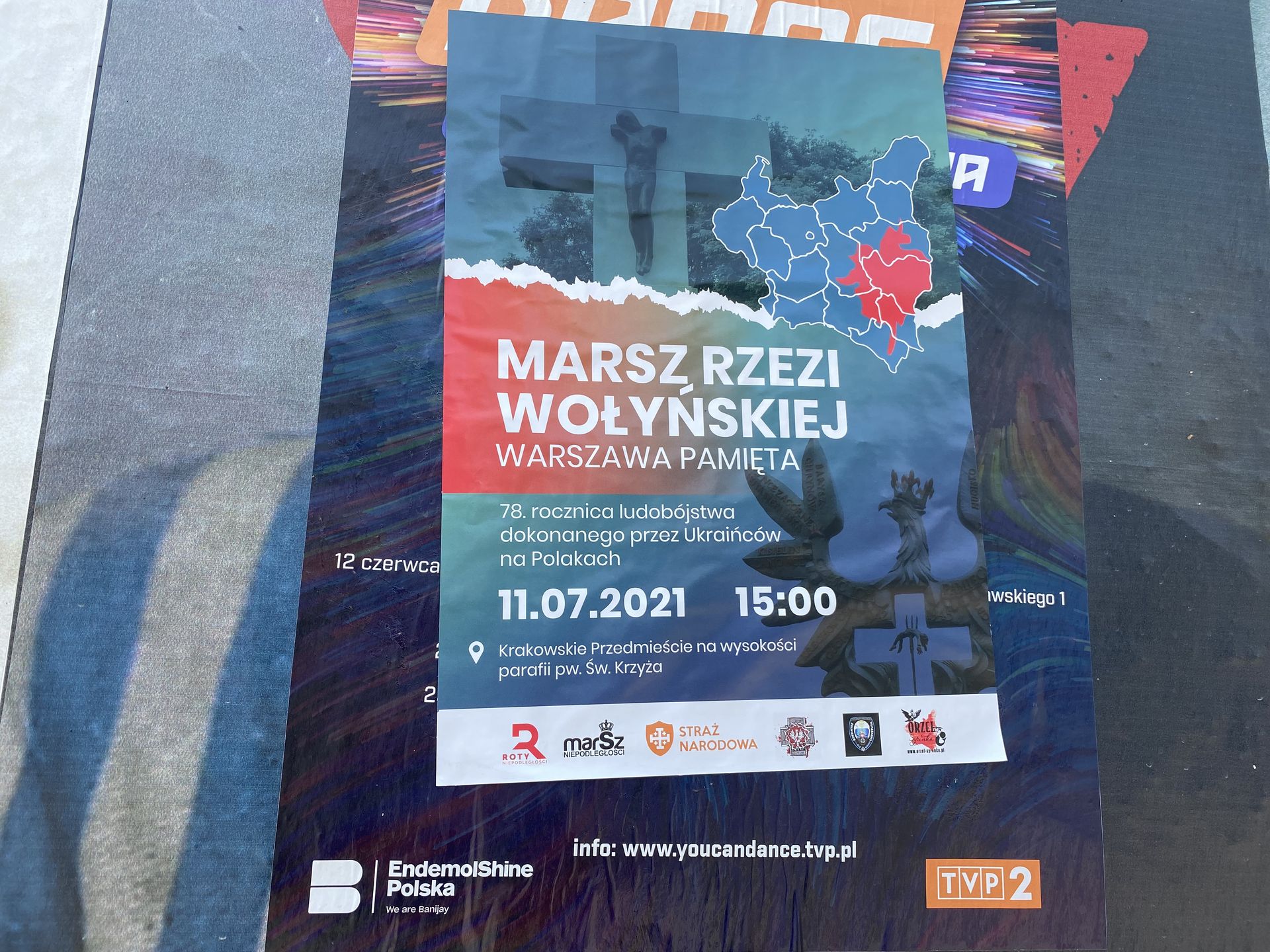 Warszawa. Plakaty zapraszające na uroczystości na Krakowskim Przedmieściu pojawiły się na stołecznych ulicach kilka dni temu