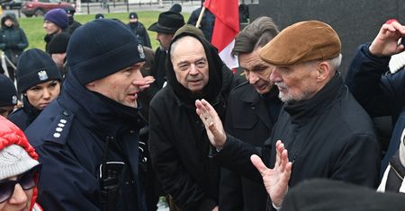 Zatrzymanie Macierewicza. "Politycy PiS zachowują się jak święte krowy"