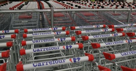 11 listopada hipermarkety zamknięte. Handlują małe sklepy