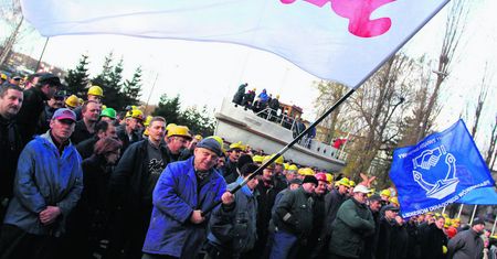 Stocznia Gdynia: związkowcy skarżą się na Agencję Rozwoju Przemysłu, ARP na związkowców
