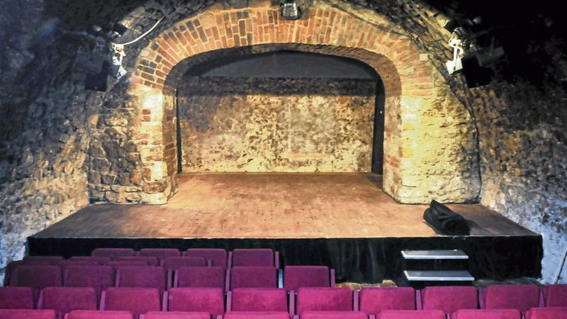 To właśnie na tej scenie Marek Ś. próbował swojego talentu