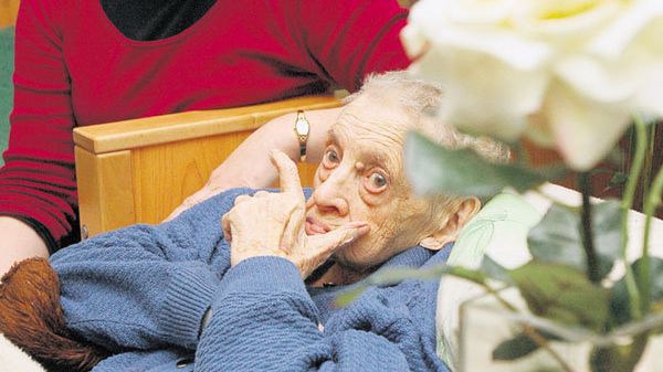 Pani Bronisława żyje w przeświadczeniu, że ludzie są dla siebie serdeczni