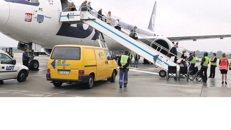 Niedziela godz. 9. W Pyrzowicach wylądował boeing 767 z Toronto. Wczesnym popołudniem wyleciał do Chicago.