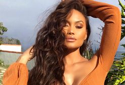 Seksowna Daphne Joy w różowym bikini. Jest marzeniem wszystkich facetów