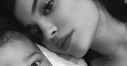 Kylie Jenner pokazała oficjalną sesję zdjęciową z córką! Mała Stormi jest już gwiazdą internetu