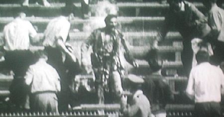 "Usłyszcie mój krzyk!". 45 lat temu na Stadionie Dziesięciolecia podpalił się Ryszard Siwiec