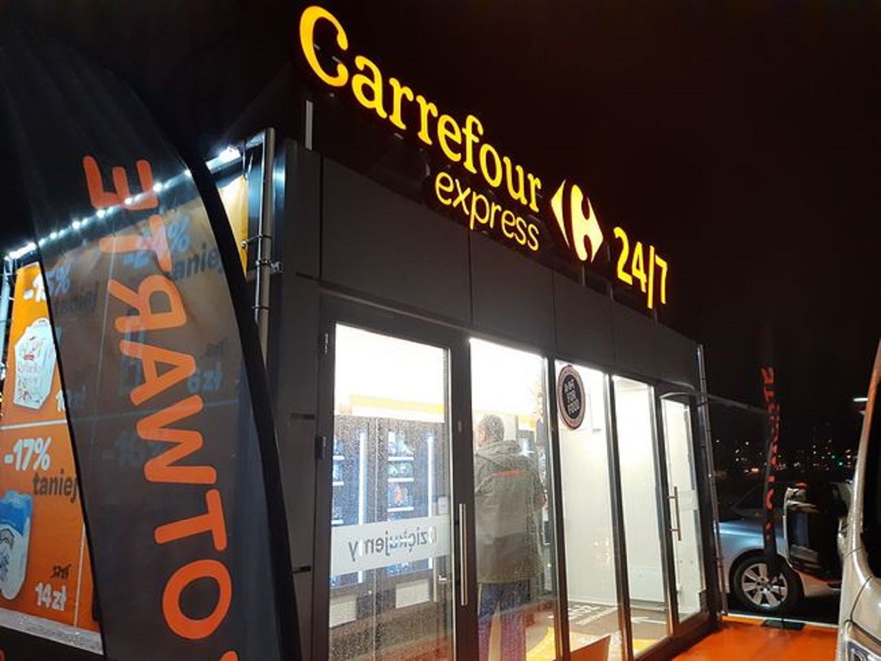 Samoobsługowy Carrefour to rewolucja? Zdania są podzielone