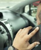 Kiedy używanie telefonu w samochodzie jest dozwolone?