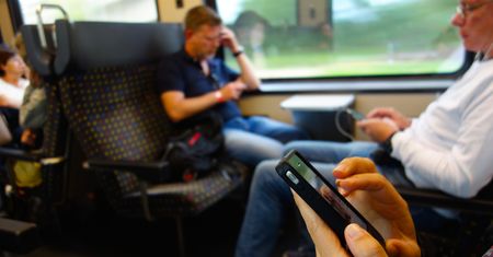 Facebook dawno tak nikogo nie wkurzył. Użytkownicy masowo usuwają konta
