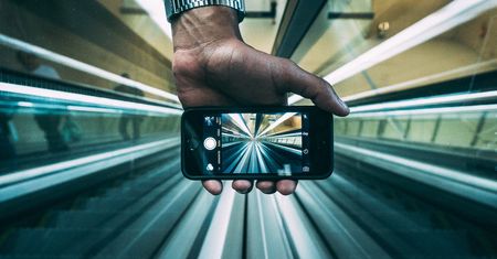 Rasistowskie filtry w aplikacji do selfie. Internauci oburzeni