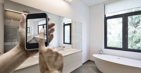 Telefon wpadł mu do wanny. Zginął na miejscu