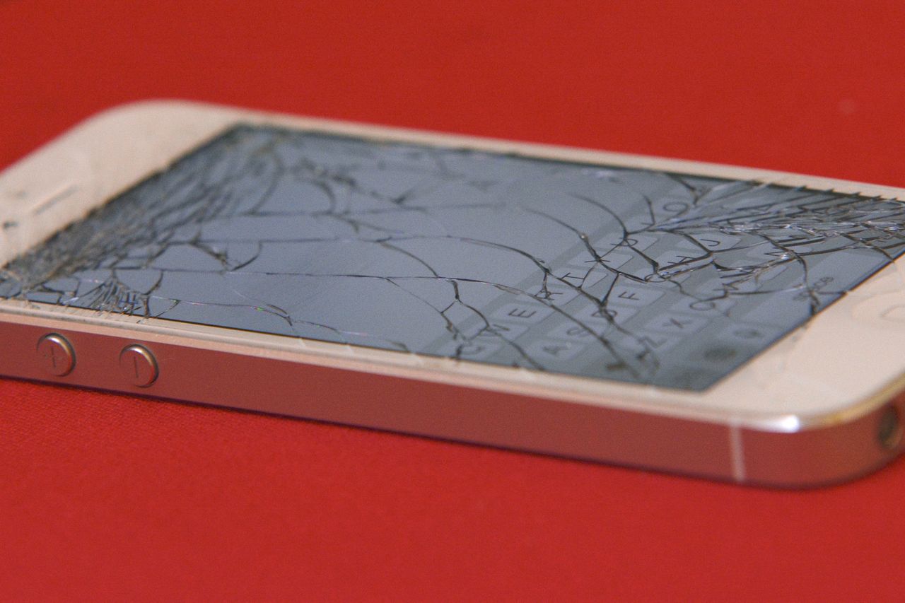 Pęknięty ekran telefonu już nigdy nie będzie problemem