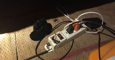 17-latka podłączyła telefon do ładowania. Matka znalazła martwą córkę