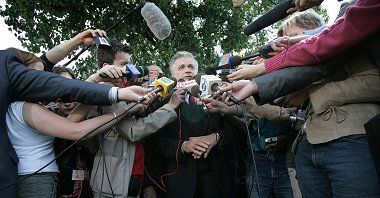 Cimoszewicz kandyduje, Kwaśniewska szefem sztabu