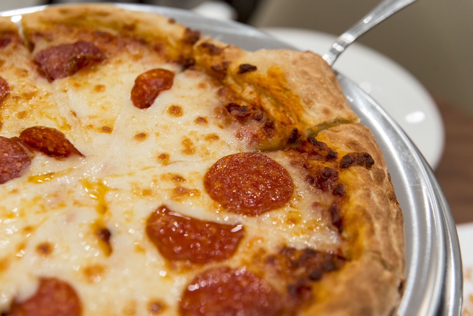 Informatyk oszukał znaną sieć pizzerii