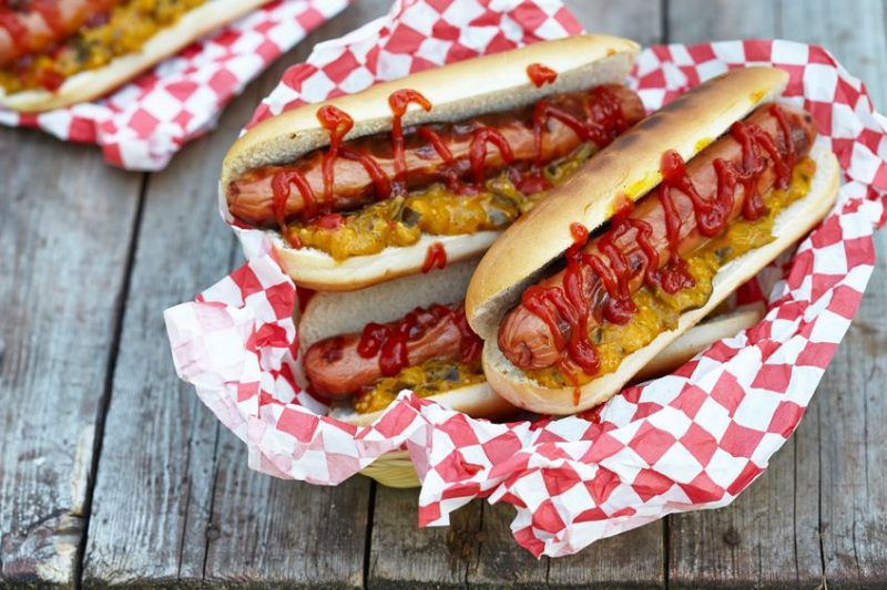 Historia hot dogów, czyli skąd się wziął "gorący pies"