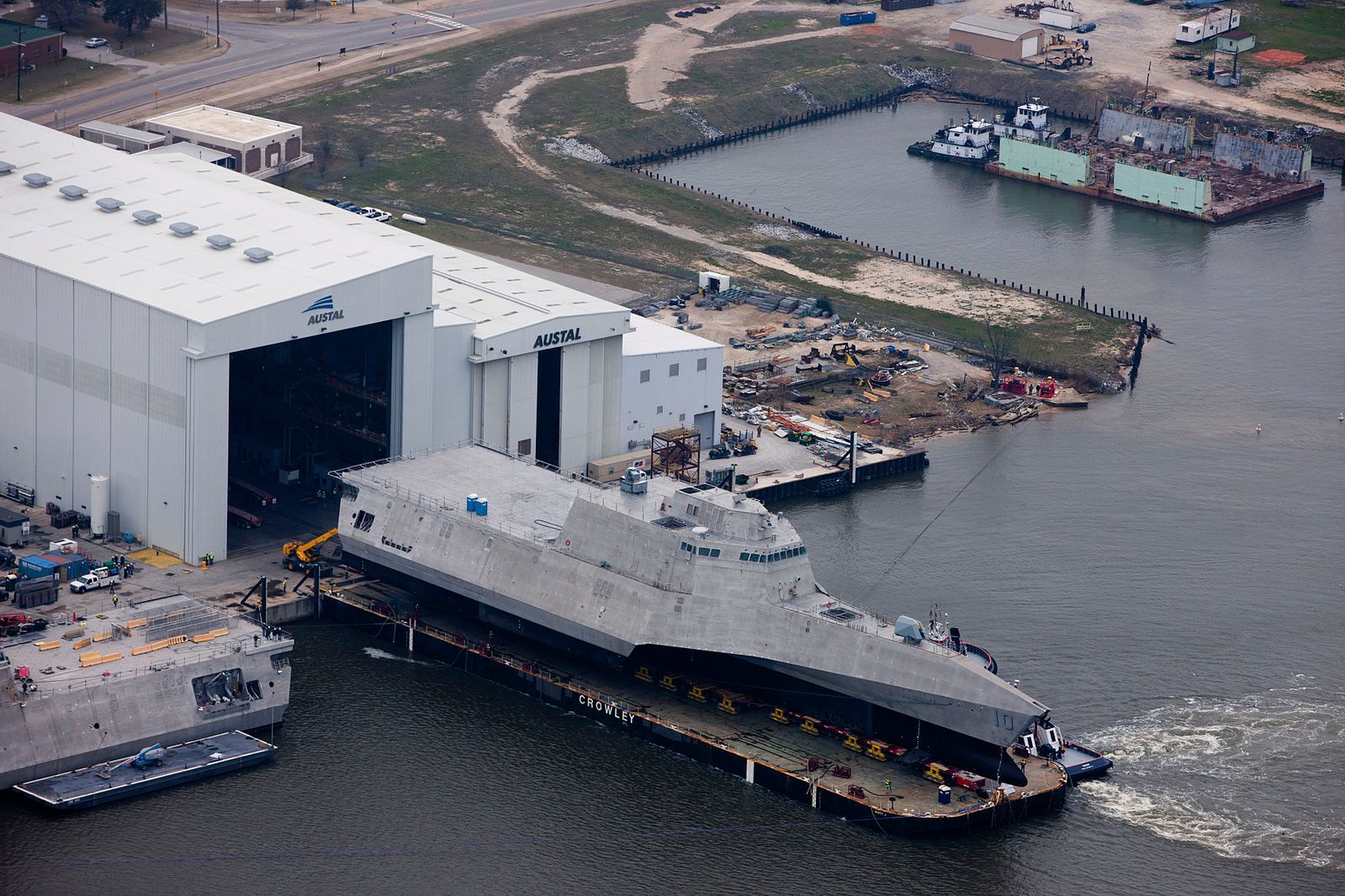 USA. Wodowanie okrętu USS Gabrielle Giffords w lutym 2015 roku