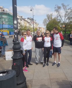 Elegancki do samego końca. Andrzej Halicki pobiegł w spodniach od garnituru