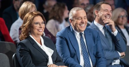 Seria wpadek Platformy. Mimo że czytali z promptera, podawali różne sumy