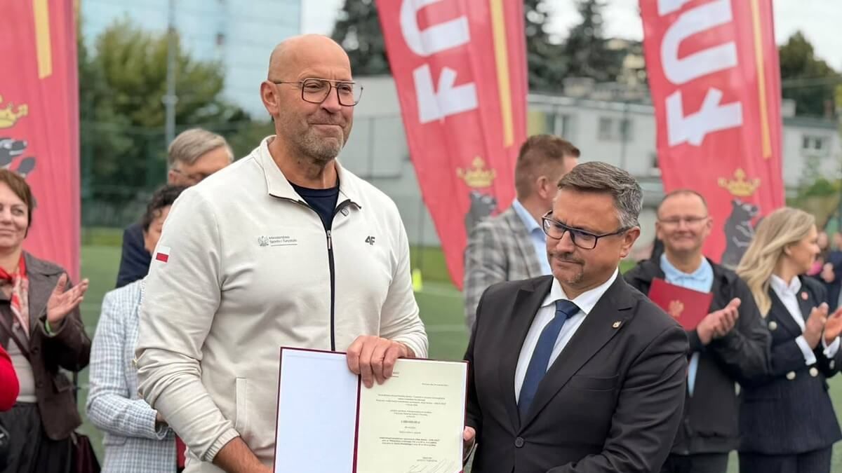 Minister Sportu i Turystyki Jakub Rutnicki (od lewej) oraz zastępca prezydenta Lublina Tomasz Fulara (od prawej)