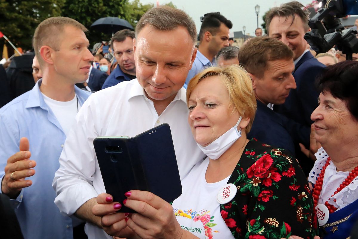 Wyniki wyborów 2020. Kobiety wolały Andrzeja Dudę