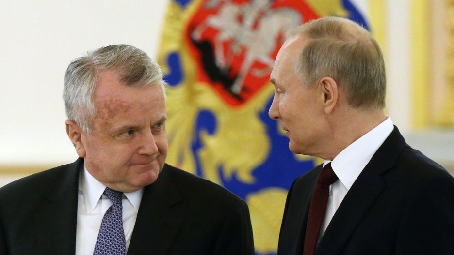 Rosja wzywa ambasadora USA. Chodzi o obchody 11 września. Na zdjęciu John Sullivan (po lewej) z prezydentem Rosji Władimirem Putinem (po prawej) 