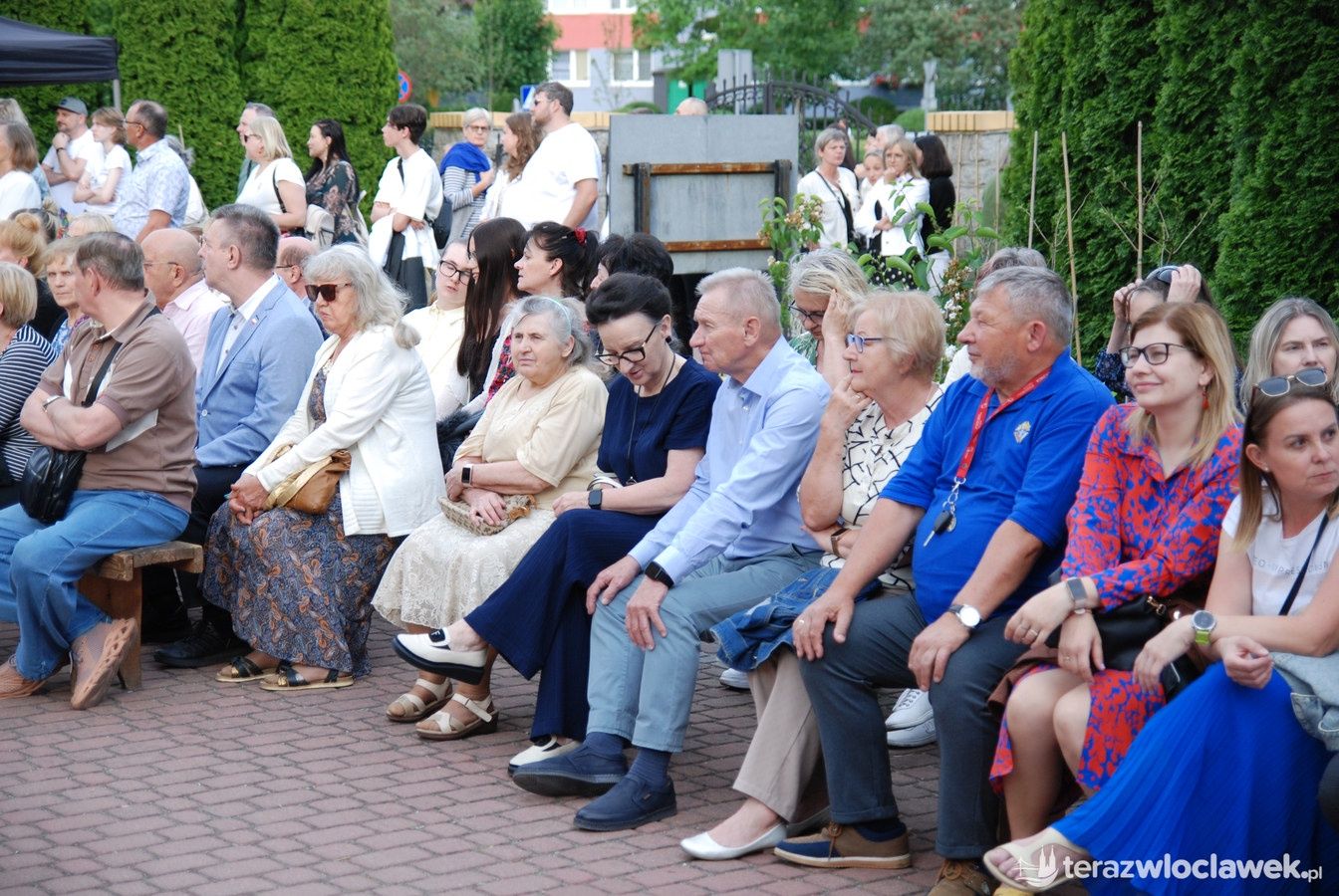 Koncert muzyki chrześcijańskiej na Zazamczu