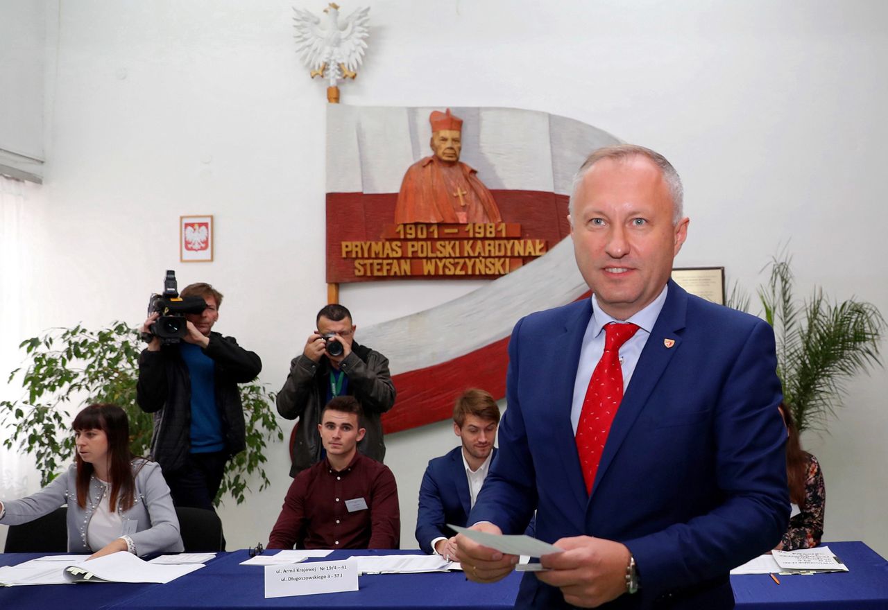 Nowy Sącz jest w czerwonej strefie. Prezydent miasta Ludomir Handzel przyznaje, że ludzie są już tym zmęczeni 