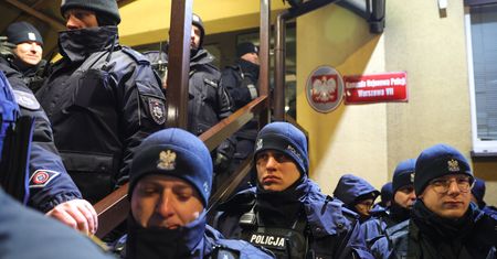 Kamiński i Wąsik więźniami politycznymi? Eksperci mówią jasno