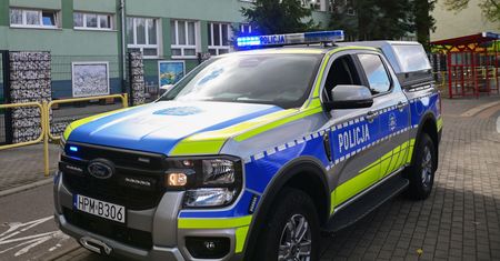 15-latek groził nauczycielowi. Potem znaleźli u niego nóż