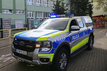 15-latek groził nauczycielowi. Potem znaleźli u niego nóż