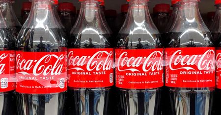 Nakrętki od butelki Coca-Coli nie oderwiesz. Koncern przygotował się pod nowe prawo