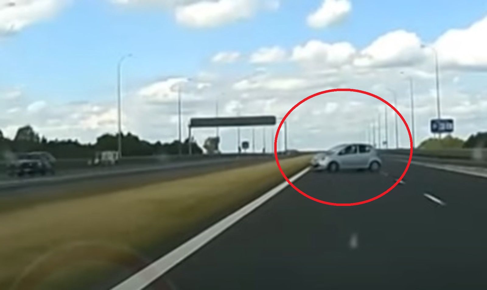 Pod prąd na autostradzie A4. Przerażające nagranie trafiło do sieci