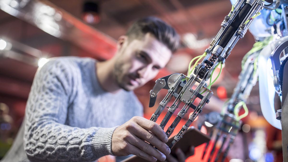 Choć rynek IT również odczuwa spowolnienie, zarobki programistów wciąż rosną
