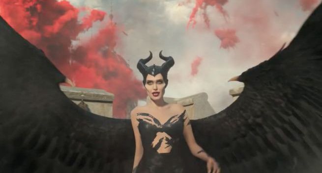 Angelina Jolie w filmie "Czarownica 2"