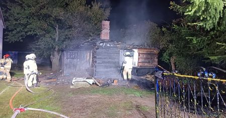 Jeden pożar, dwie ofiary. 64-letni świadek dostał zawału