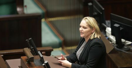 Chorosińska pojawiła się na mównicy. Zwróciła się do Tuska