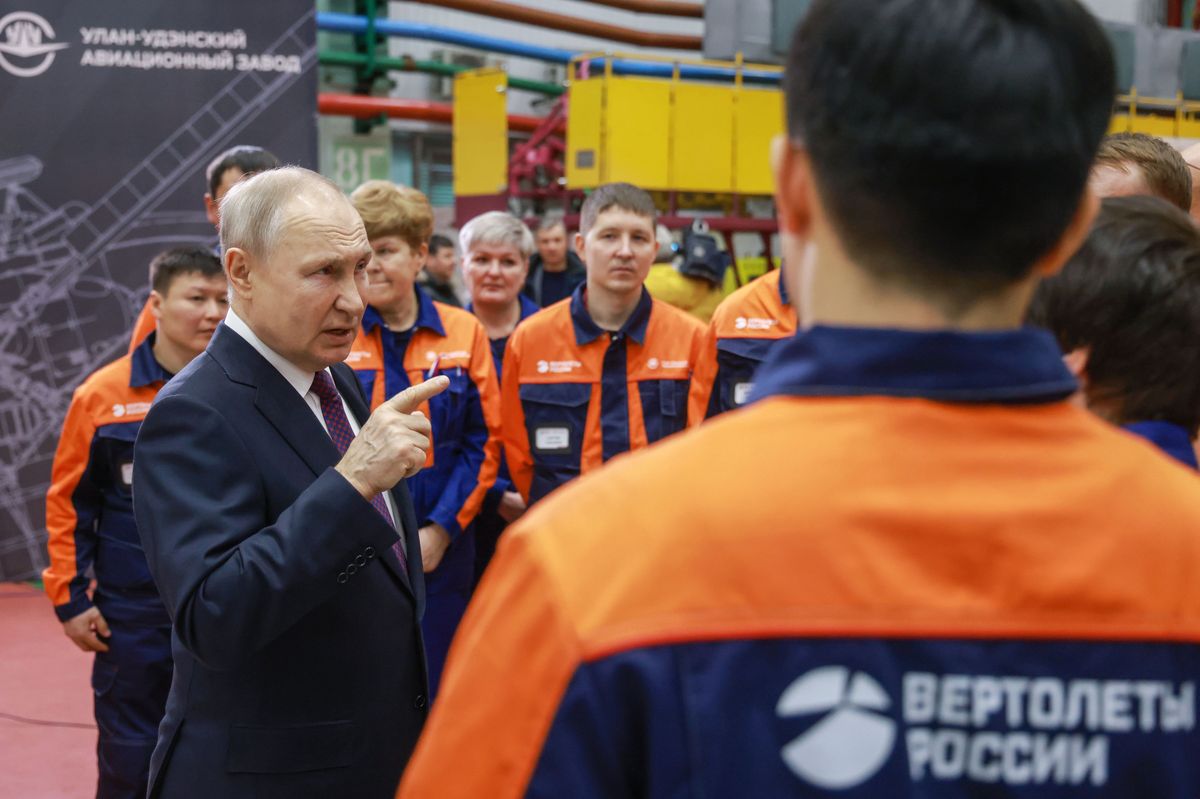 Władimir Putin na spotkaniu z robotnikami w Ułan-Ude 