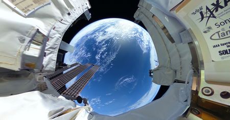 Kamera akcji Ricoh Theta w Kosmosie - i co z tego wynikło