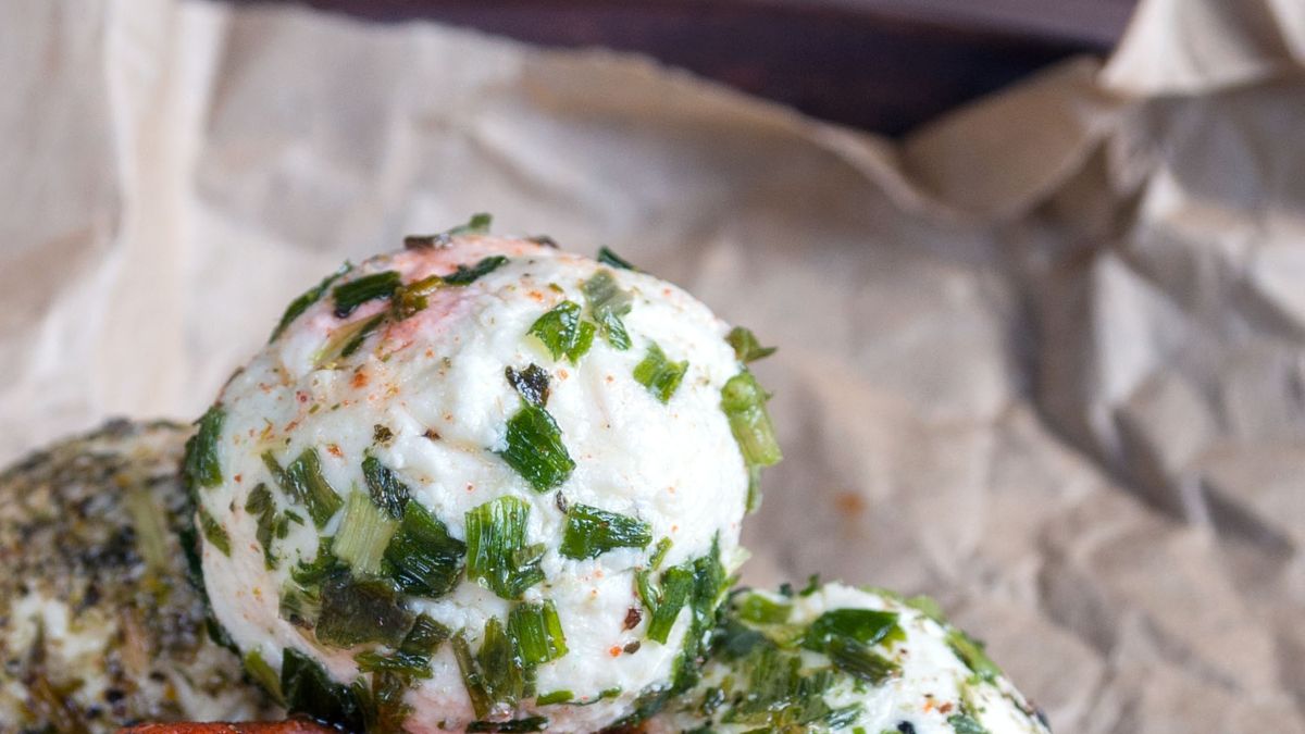 Labneh, popisowy serek z kuchni Bliskiego Wschodu