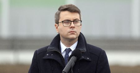 Nawet 2 tys. zł dla emerytów. Rząd zapowiada walkę z drożyzną