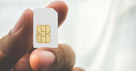 Ataki przez SMS i kartę SIM. Polacy częściowo bezpieczni