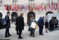 Choć są objęci sankcjami, dotarli na szczyt OBWE. Jak do tego doszło?