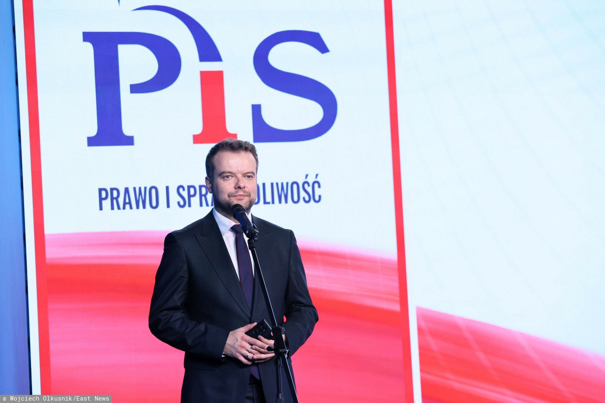 Konferencja prasowa Prezesa PiS
Fot. Wojciech Olkusnik/East News, Warszawa, 09.12.2024. Konferencja prasowa prezesa PiS Jaroslawa Kaczynskiego, przewodniczacego KP PiS Mariusza Blaszczaka i rzecznika PiS Rafala Bochenka (n/z).
Wojciech Olkusnik