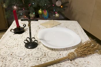 Ksiądz nie przychodzi tu z wizytą. "Nie pytam, czym na to zasłużyliśmy"