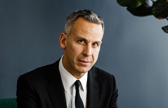 Redaktor naczelny „Bon Appétit” odchodzi po 10 latach. Powodem oskarżenia o rasizm wobec pracowników