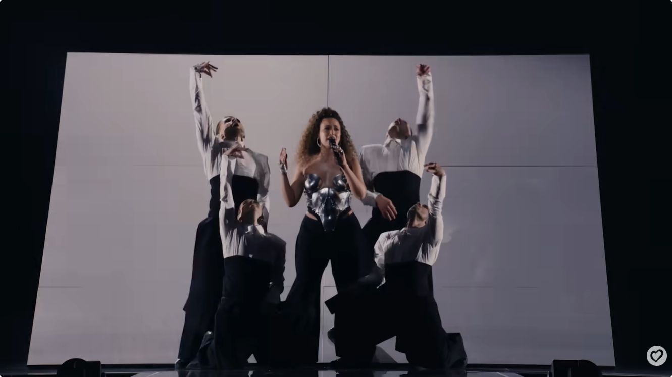 Alicja Szemplińska i "Pray"