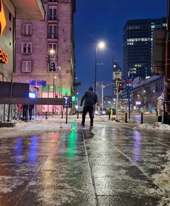 Tragedia w stolicy. 38-latek poślizgnął się i zmarł. Trzaskowski wyjaśnia