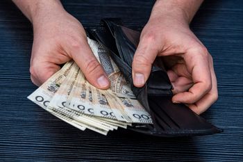 Płacą 550 zł na rękę za godzinę. W tej branży brakuje ludzi do pracy