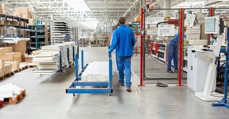 Polski producent okien z ogromną stratą. Firma tnie premie